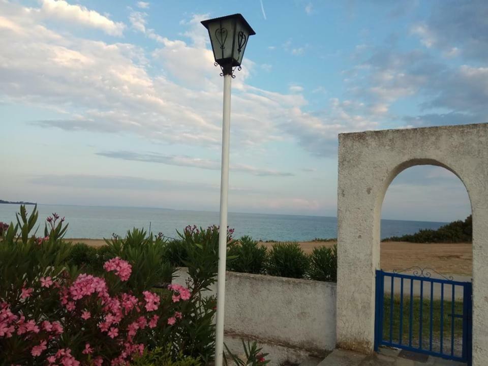 Right Across The Sea Βίλα Nea Kallikrateia Εξωτερικό φωτογραφία